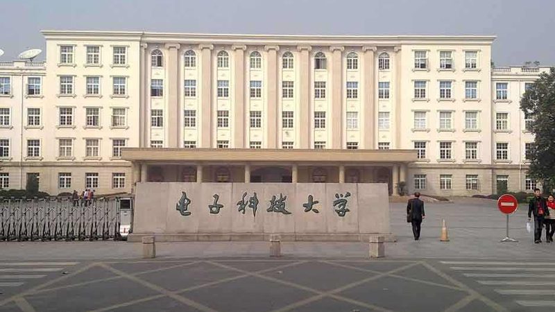 PCBA加工代工：揭秘PCBA加工所需的关键设备